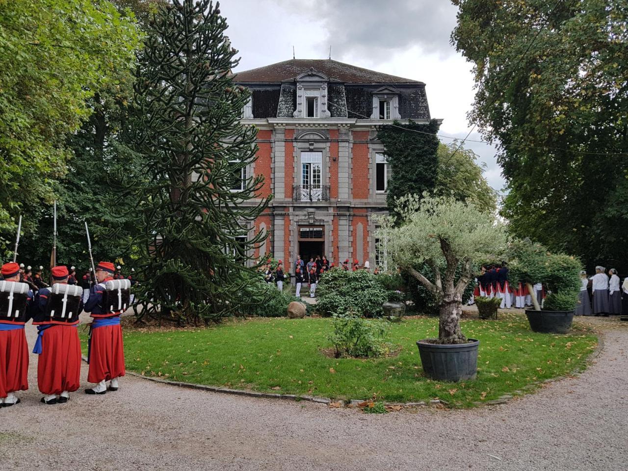 Chateau Lambert Moulinsart Hotel, Shuttle Airport, Long Term Parking, Snooker, Large Terrasse, Dinner, Breakfast Charleroi Bagian luar foto