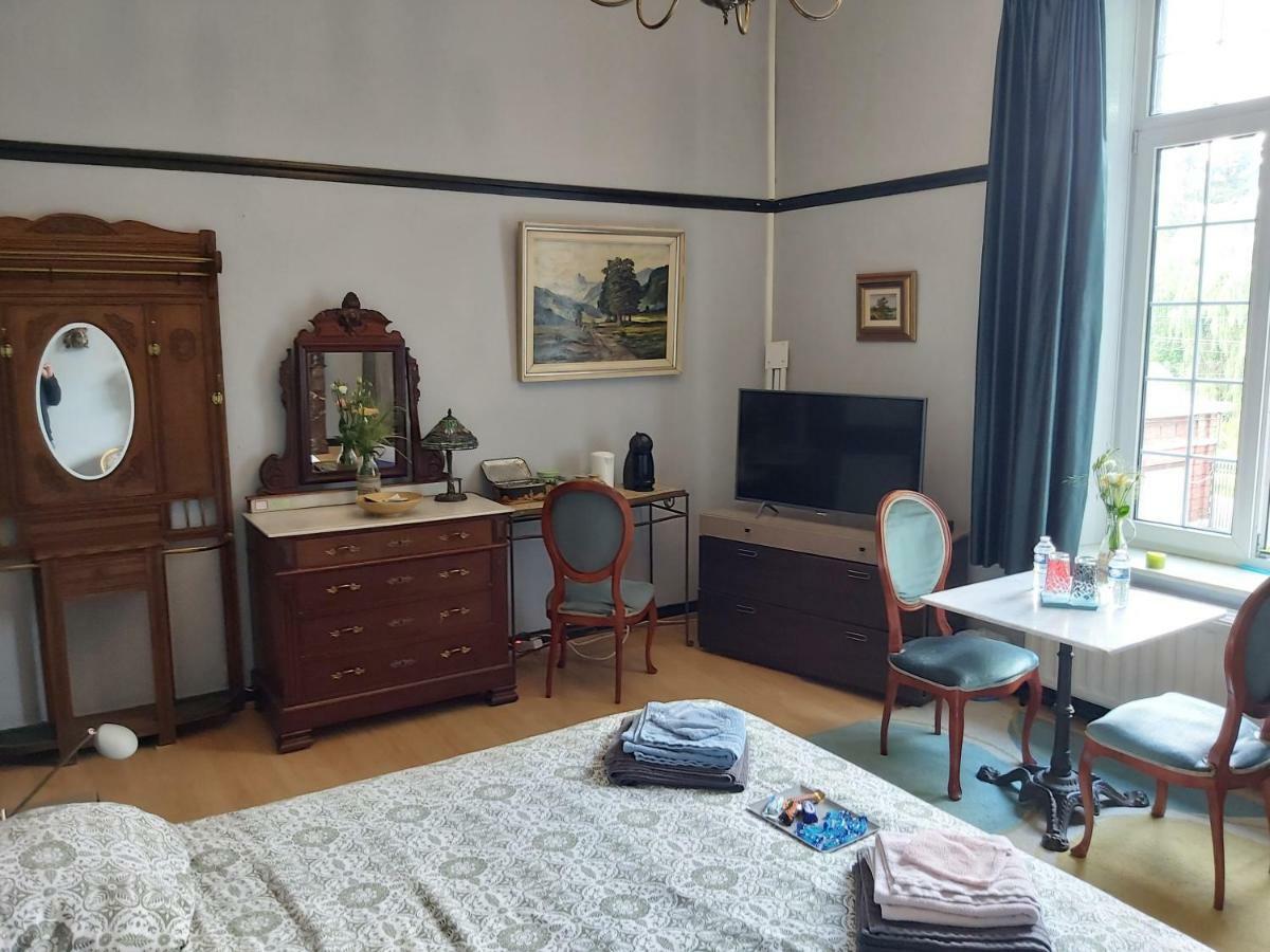 Chateau Lambert Moulinsart Hotel, Shuttle Airport, Long Term Parking, Snooker, Large Terrasse, Dinner, Breakfast Charleroi Bagian luar foto